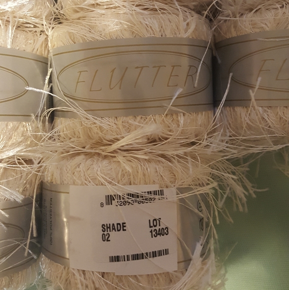 Flutter yarn. - Picture 2 of 2